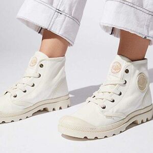 Palladium Pampa Hi Top Canvas Sneaker Boot White size 8